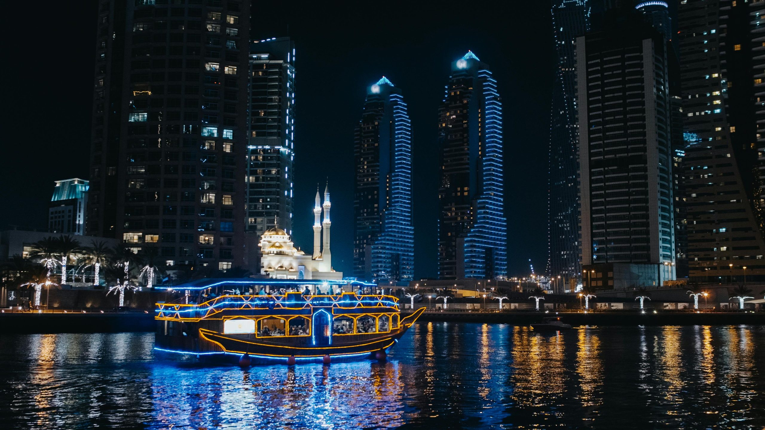 dhow cruise in dubai